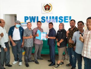 Yakin Mampu Bawa PWI Sumsel Lebih Maju, Kurnaidi Kembalikan Berkas Pendaftaran