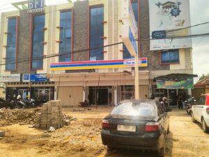 Belum Kantongi Izin membangun, Toko Waralaba Tetap Dipaksa Berdiri Ada Apa?