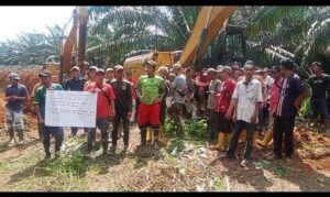 Warga Blokade Aktivitas PT Sawit Mas Sejahtera