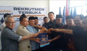 Pak Deh Slamet Ambil Formulir Cabup