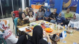 Kaum Perempuan Garda Terdepan Kemenangan Pak De Slamet