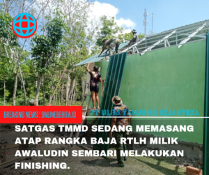 Pekerjaan Rehab RTLH, Satgas TMMD 121 Tengah Memasang Atap Spandek