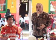 Wabup Banyuasin Bagikan Buku Tulis untuk Siswa SD dan SMP di Kecamatan Rambutan