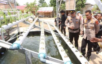 Aksi Humanis Kapolres Banyuasin Viral, Bagi Sembako hingga Tebar Benih Ikan di Tungkal Ilir