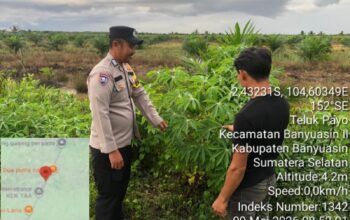 Bhabinkamtibmas Polsek Banyuasin II Ajak Warga Manfaatkan Pekarangan demi Ketahanan Pangan