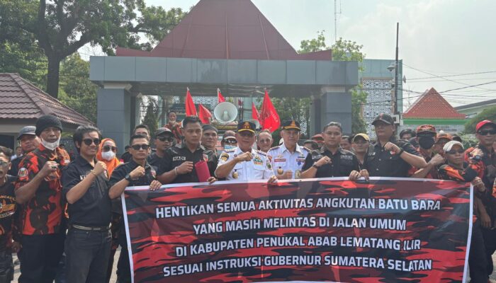 Pemuda Pancasila PALI Gruduk Kantor Gubernur Sumsel, Desak PT BSE Hentikan Angkutan Batu Bara di Jalan Umum